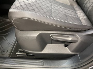 T-Roc 1.5 TSI R-Line Pano R-Line ACC AHK Kam. LM – Bild 10