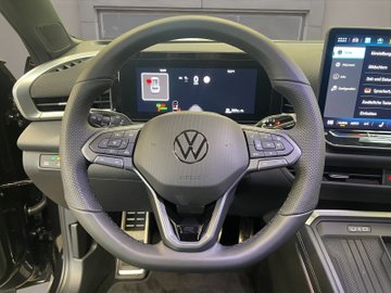 T-Roc R-Line 1.5 l eTSI OPF DSG R-Line IQLight – Bild 11