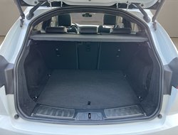 E-PACE D200 R-Dynamic Pano ACC AHK AUT Kam. Navi