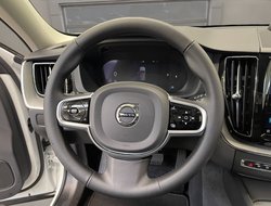 XC60 B5 (E6e) Ultra Dark ACC AHK AUT Kam. Leder