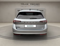 Superb Combi Sportline Navi DCC ACC AHK eSitz