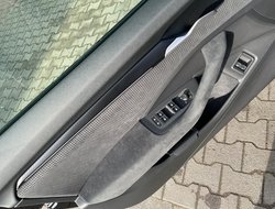 Superb Combi Sportline DCC Pano AHK Traveller