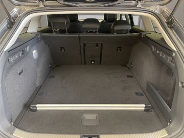 Passat Variant 2.0 TDI  Business DCC ACC AHK LM – Bild 17