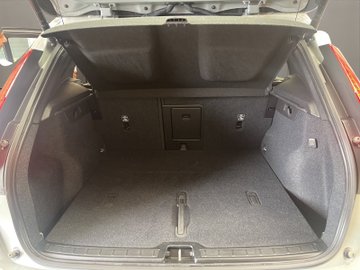 XC40 B3 Core AUT Kam. Navi Virtual el.Heck LED – Bild 17