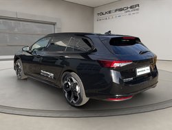 Superb Combi Sportline DCC Pano AHK Traveller