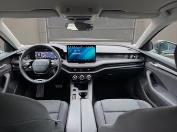 Superb Combi 2.0 TDI DSG Essence AHK Navi PDC RFK – Bild 14