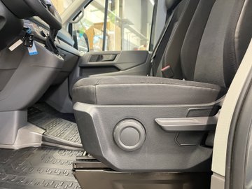 Crafter 35 2.0 TDI Kasten FWD mittellang AHK AUT – Bild 10