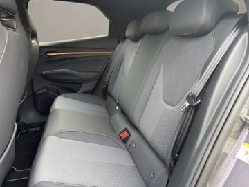 Raval Endurance Edition Dynamic+ (211PS) 52kWh – Bild 13