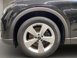 Q4 40 e-tron Basis ACC AUT Kam. Navi Pano HUD LM