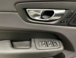 XC60 T6 Twin Engine (E6e) Plus Dark Recharge ACC