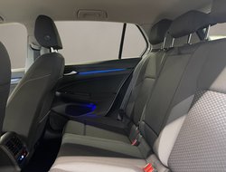 Golf VIII 1.0 eTSI Active ACC AHK AUT Kam. Navi