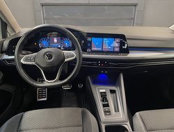 Golf VIII 1.0 eTSI Active ACC AHK AUT Kam. Navi