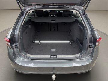 Superb Combi 2.0 TDI DSG Essence AHK Navi PDC RFK – Bild 15