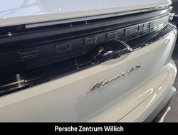 Macan 4S BOSE LED-Matrix Panorama Luftfederung