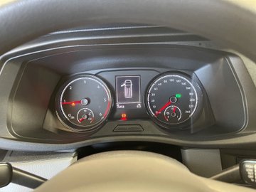 T6.1 Transporter Kombi 2.0 TDI FWD AUT Navi PDC – Bild 12