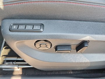 Kodiaq 2.0 TSI 4x4 W RS DCC ACC AHK AUT Navi 360 – Bild 9