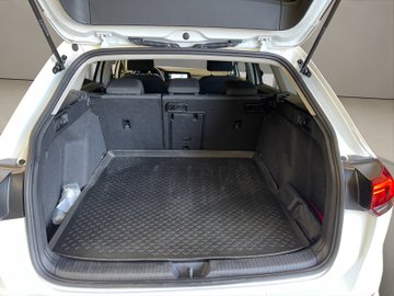 Golf VIII Variant 2.0 TDI Active ACC AHK AUT LED – Bild 17