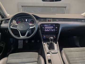 Passat Variant 1.5 TSI BMT Elegance R-Line ACC – Bild 16
