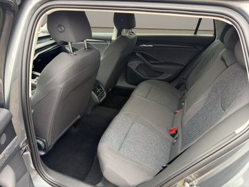 Superb Combi 2.0 TDI DSG Essence AHK Navi PDC RFK – Bild 13