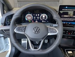 Golf Black-Style 1.5 l eTSI DSG R-Line ACC