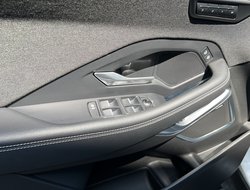 E-PACE D200 R-Dynamic Pano ACC AHK AUT Kam. Navi