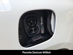 Macan 4S BOSE LED-Matrix Panorama Luftfederung