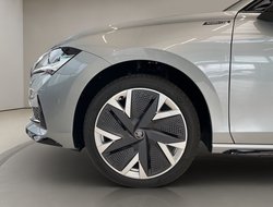 Superb Combi Sportline Navi DCC PANO AHK eHeck