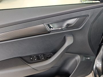 Karoq 1.5 TSI DSG Sportline DCC ACC AHK Navi – Bild 17