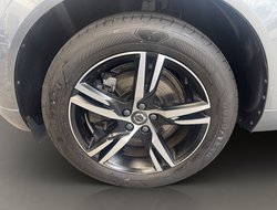 XC60 D5- R Design ACC AHK AUT Kam. Navi Sportp.