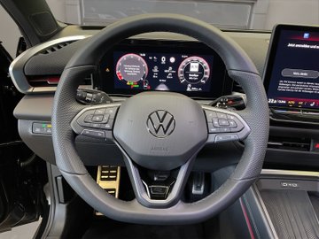 T-Roc R-Line 1.5 l eTSI OPF DSG R-Line IQLight – Bild 12