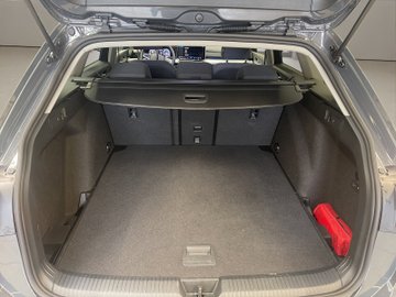 Golf VIII Variant 1.5 eTSI  W Life ACC AHK AUT – Bild 17