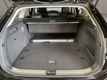 Passat Variant 2.0 TDI W Business DCC ACC AHK LM – Bild 17