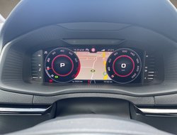 Karoq 1.5 TSI ACT Sportline DCC ACC AUT Navi LED