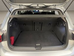 Golf VIII 1.5 eTSI W Style ACC AUT Kam. Navi HUD