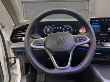Passat Variant 2.0 TDI  Business DCC ACC AHK LM – Bild 11