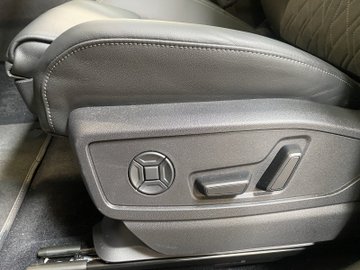 Q5 2.0 quattro edition one mythosschwarz Pano – Bild 10