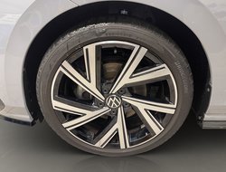 Golf VIII 2.0 TDI R-Line R-Line IQLight AUT Kam.