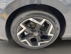 Golf R-Line 1.5 l eTSI OPF DSG R-Line ACC AUT LM