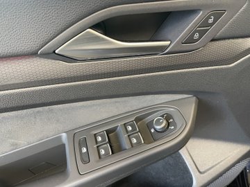 Golf VIII 2.0 TSI GTI ACC AUT Kam. Navi Sportp. – Bild 9
