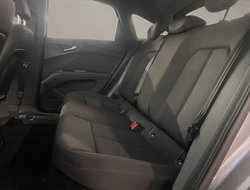 Q4 Sportback 50 quattro e-tron Basis AUT Navi LM