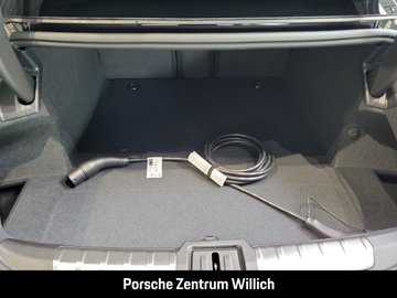 Taycan GTS HA-Lenkung Active-Ride Head-Up – Bild 11
