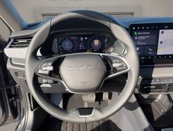 Octavia Combi 2.0 TDI DSG Balance ACC AHK Nav HUD