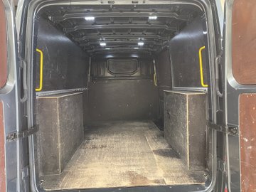 Crafter 35 2.0 TDI Kasten FWD mittellang AHK AUT – Bild 17