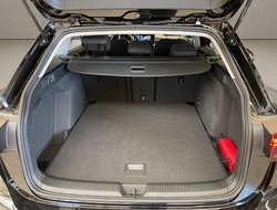 Golf VIII Variant 1.5 eTSI  85 kW Life ACC AHK