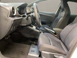 Arona 1.5 TSI FR ACC AHK AUT Kam. Navi Sportp.