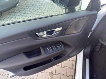 XC60 T8 AWD PHEV ULTRA DARK ACC|AUT|Kam.|Navi|LM – Bild 9