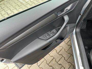 Karoq 1.0 TSI Clever Navi KeyLess KlimaA. LED LM – Bild 8