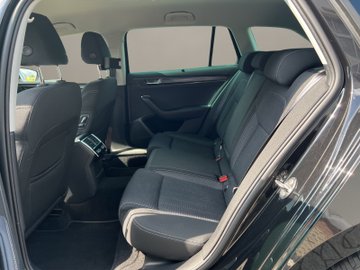 Superb Combi 2.0 TDI Style ACC AUT Navi Virtual – Bild 14