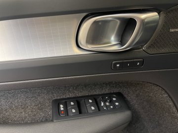 XC40 B4 Plus Black Edition ACC AUT Kam. Navi 360 – Bild 9