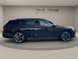 Superb Combi Sportline Navi DCC PANO AHK eHeck